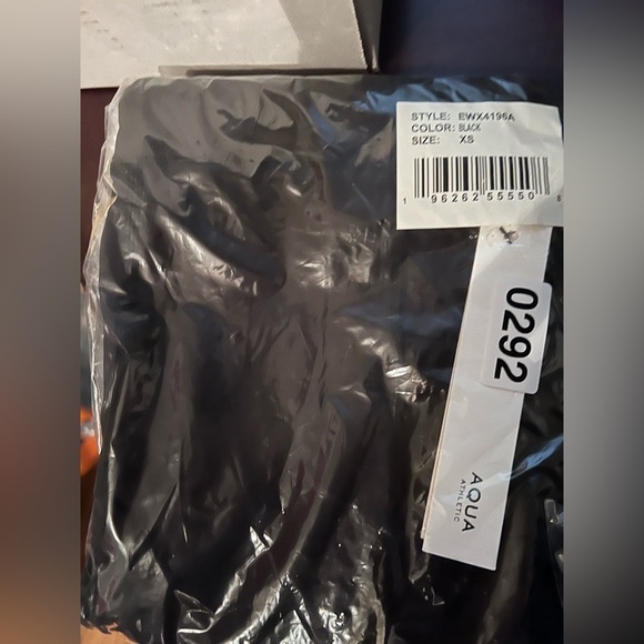 Aqua Athletic Black Leggings with Side Pockets and Mesh Leg Size XS-XL MSRP $68 - Picture 11 of 15